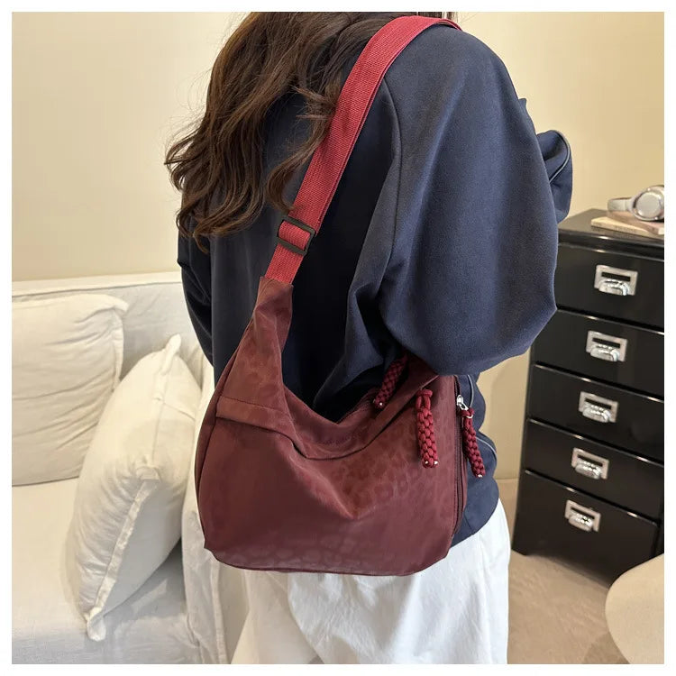 Women Fashion Leopard Print Crossbody Bag Large Capacity Hobo Shoulder Bag for Daily Commute Casual Outfit Armpit Bag