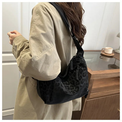 Women Fashion Leopard Print Crossbody Bag Large Capacity Hobo Shoulder Bag for Daily Commute Casual Outfit Armpit Bag