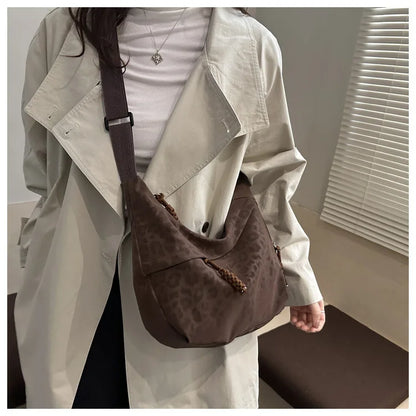 Women Fashion Leopard Print Crossbody Bag Large Capacity Hobo Shoulder Bag for Daily Commute Casual Outfit Armpit Bag