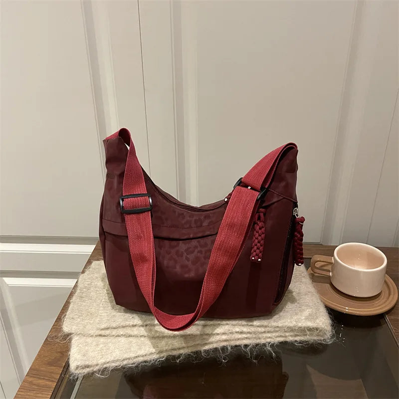 Women Fashion Leopard Print Crossbody Bag Large Capacity Hobo Shoulder Bag for Daily Commute Casual Outfit Armpit Bag