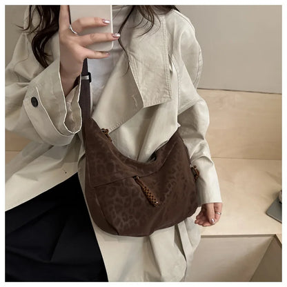 Women Fashion Leopard Print Crossbody Bag Large Capacity Hobo Shoulder Bag for Daily Commute Casual Outfit Armpit Bag